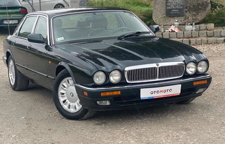 Jaguar XJ